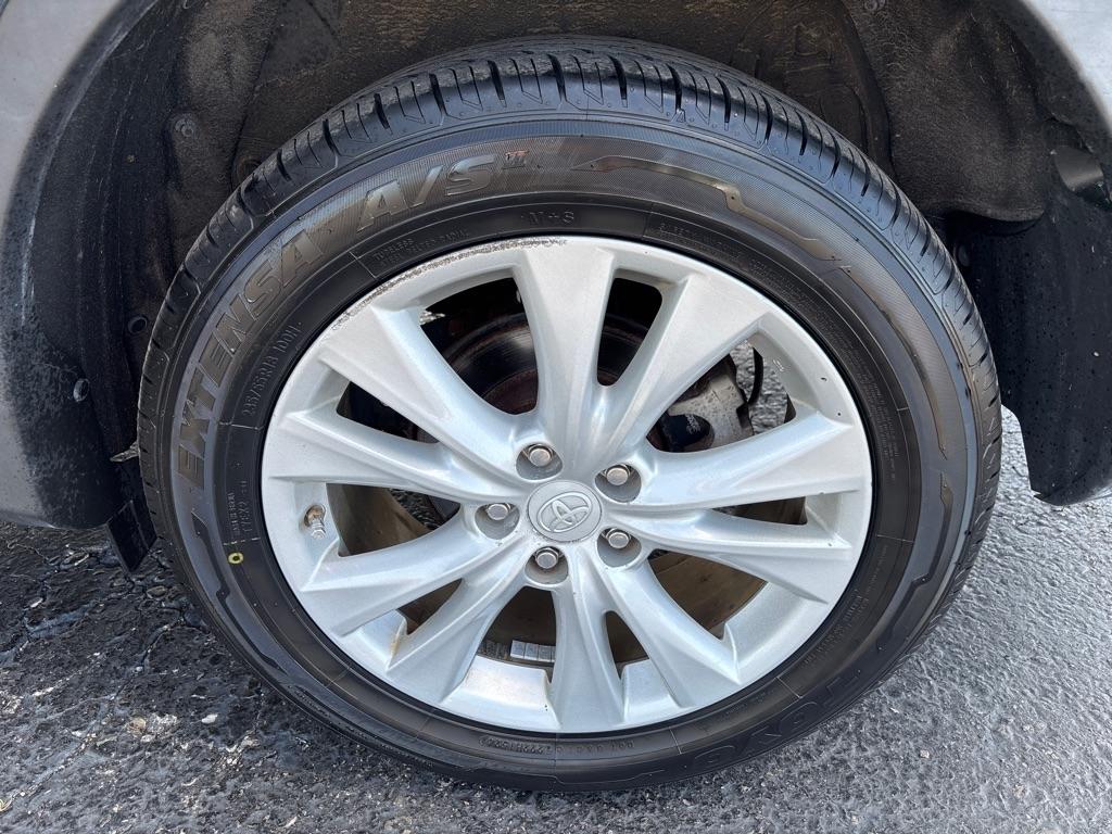 Toyota RAV4 AWD 4dr Limited (Natl) 2013
