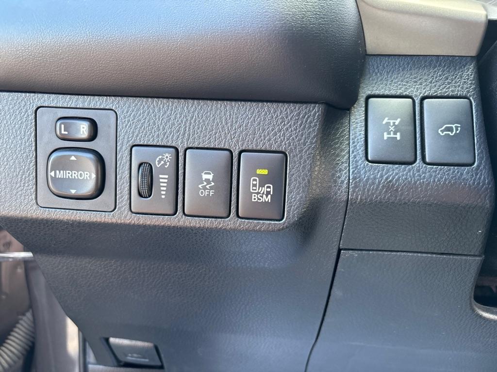 Toyota RAV4 AWD 4dr Limited (Natl) 2013