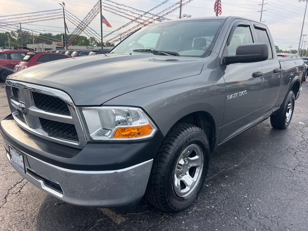 RAM 1500 4WD Quad Cab 140.5" Tradesman 2012