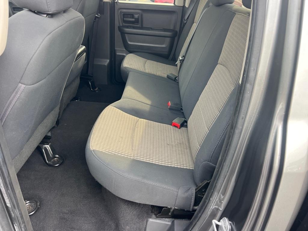 RAM 1500 4WD Quad Cab 140.5" Tradesman 2012