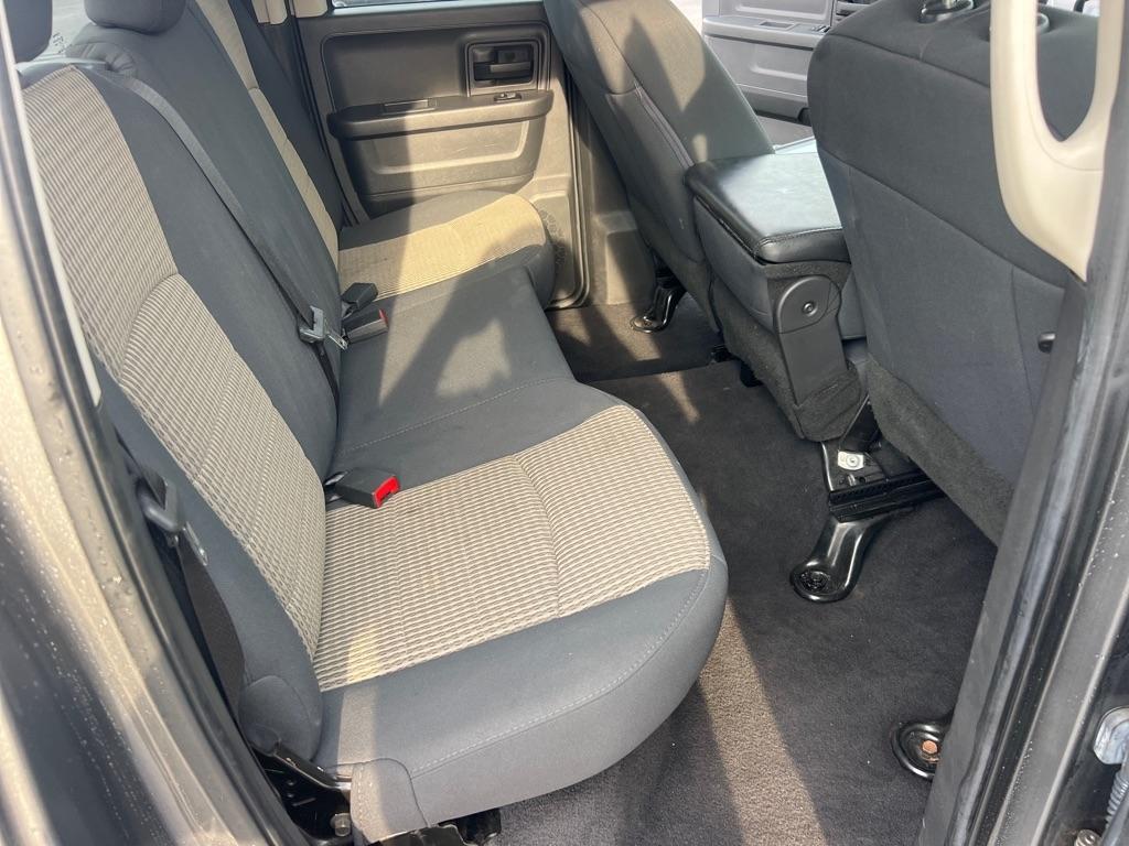 RAM 1500 4WD Quad Cab 140.5" Tradesman 2012