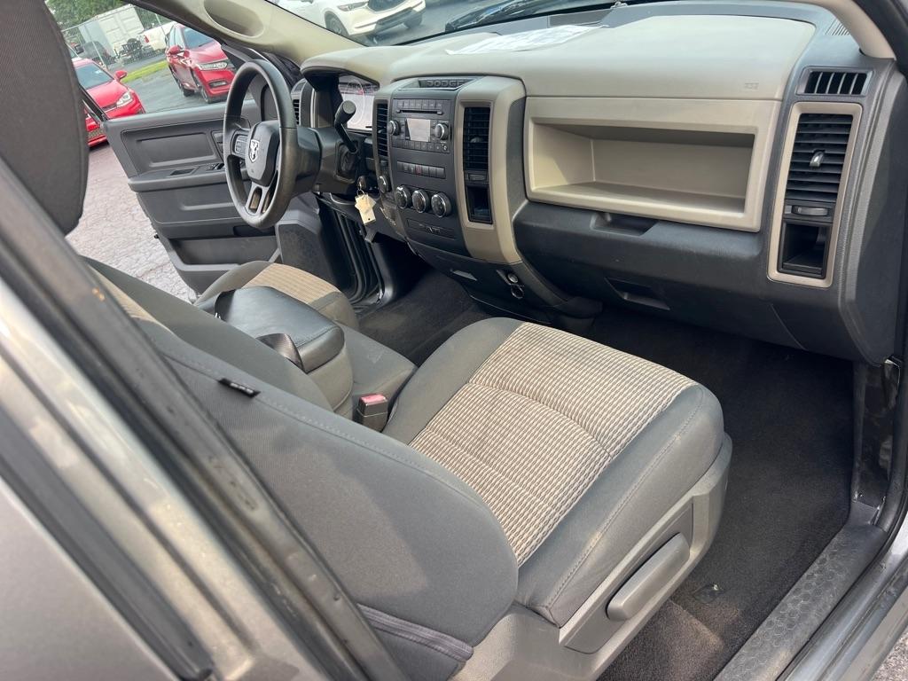 RAM 1500 4WD Quad Cab 140.5" Tradesman 2012