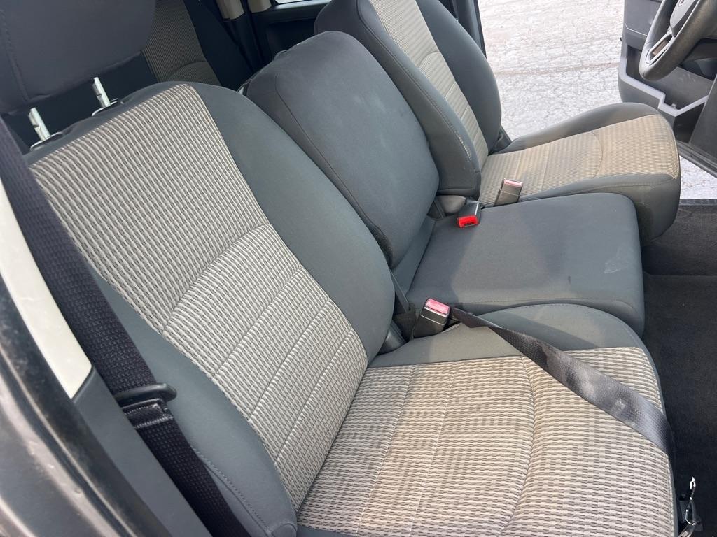RAM 1500 4WD Quad Cab 140.5" Tradesman 2012