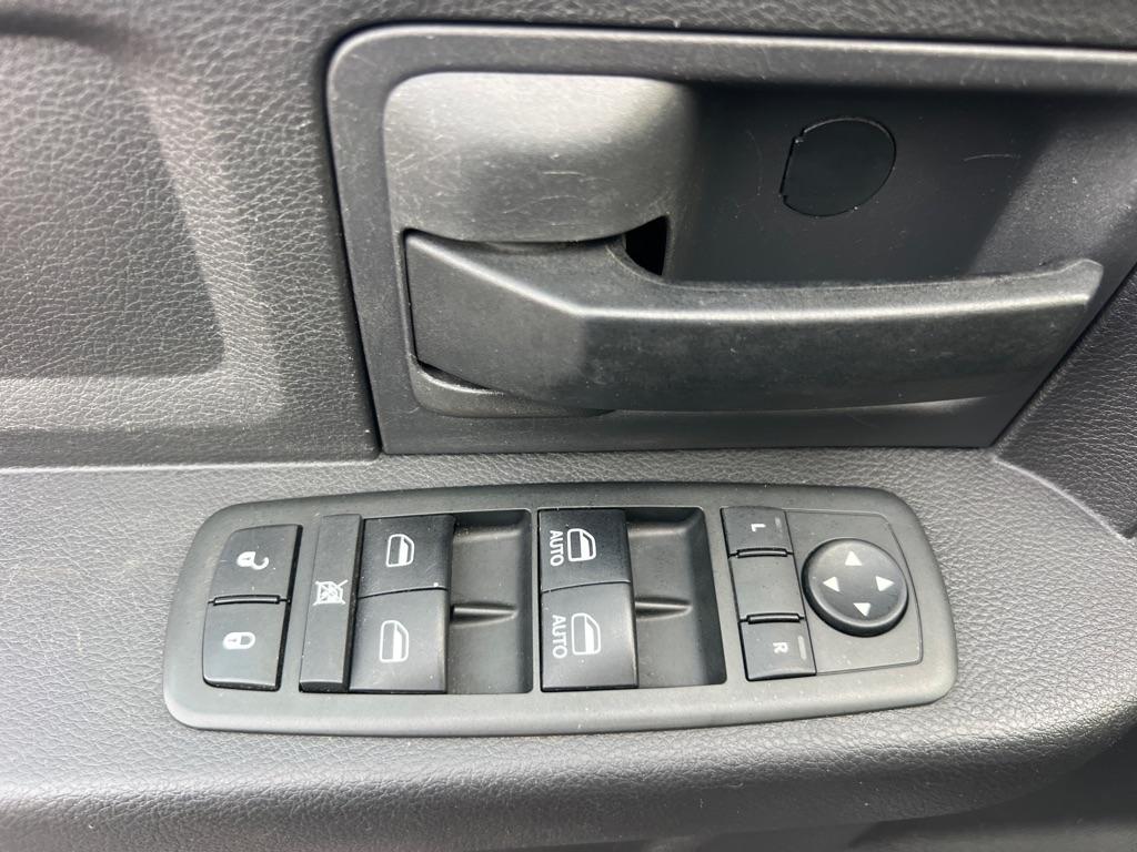 RAM 1500 4WD Quad Cab 140.5" Tradesman 2012