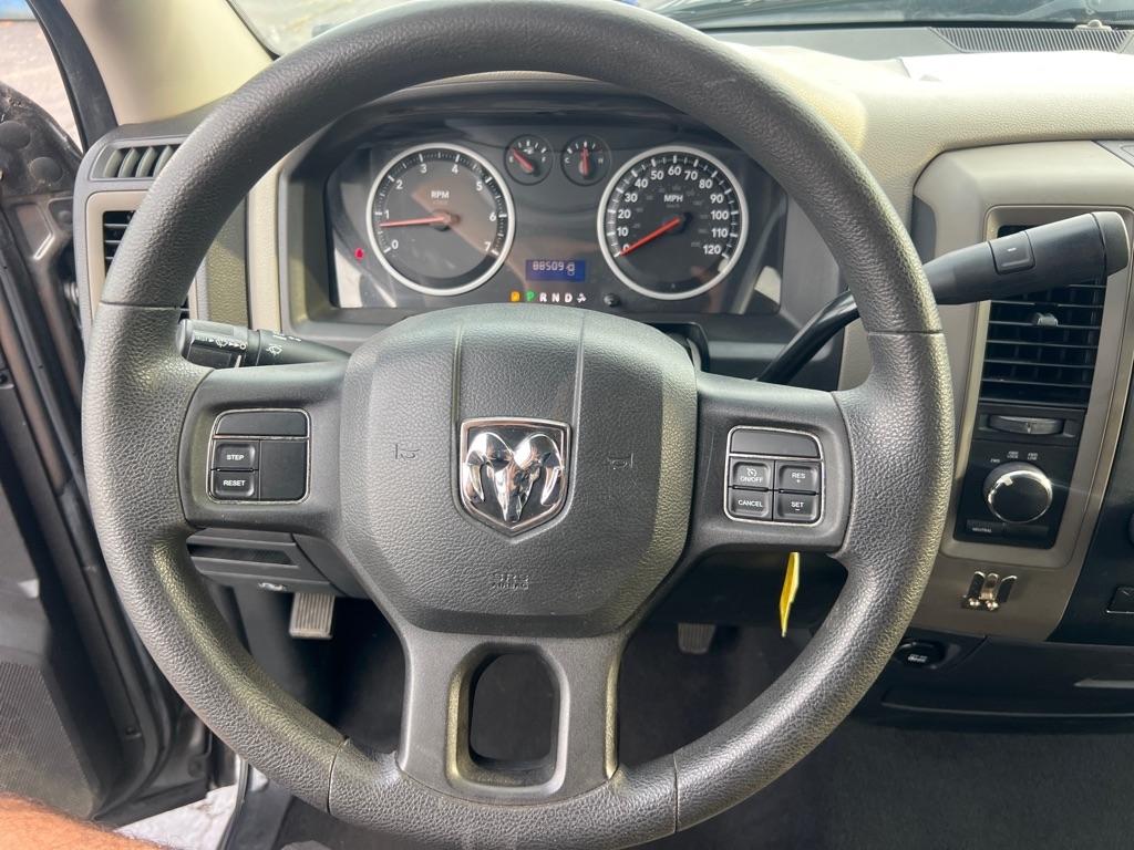 RAM 1500 4WD Quad Cab 140.5" Tradesman 2012