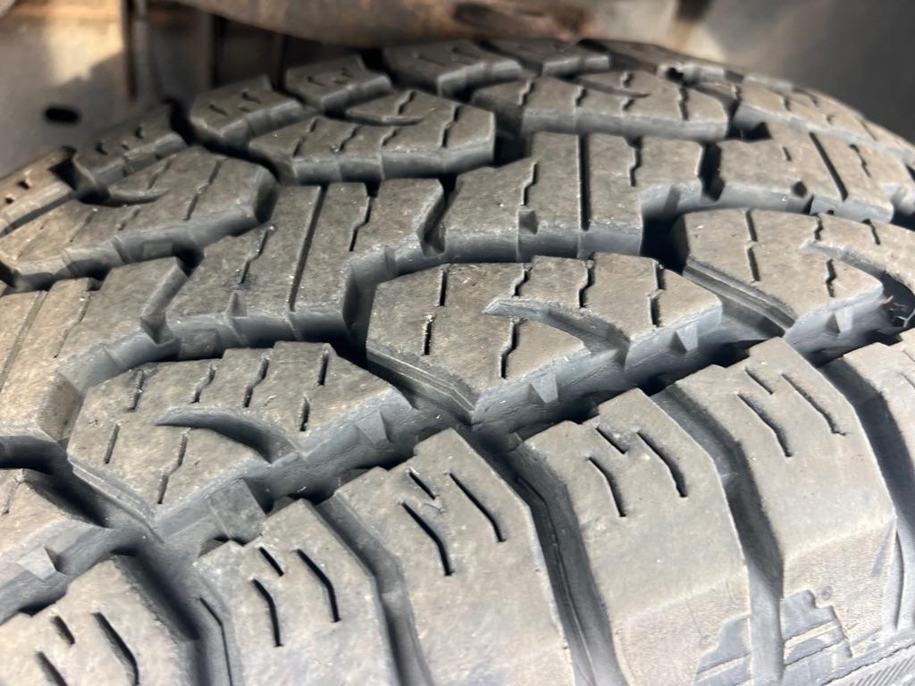 RAM 1500 4WD Quad Cab 140.5" Tradesman 2012