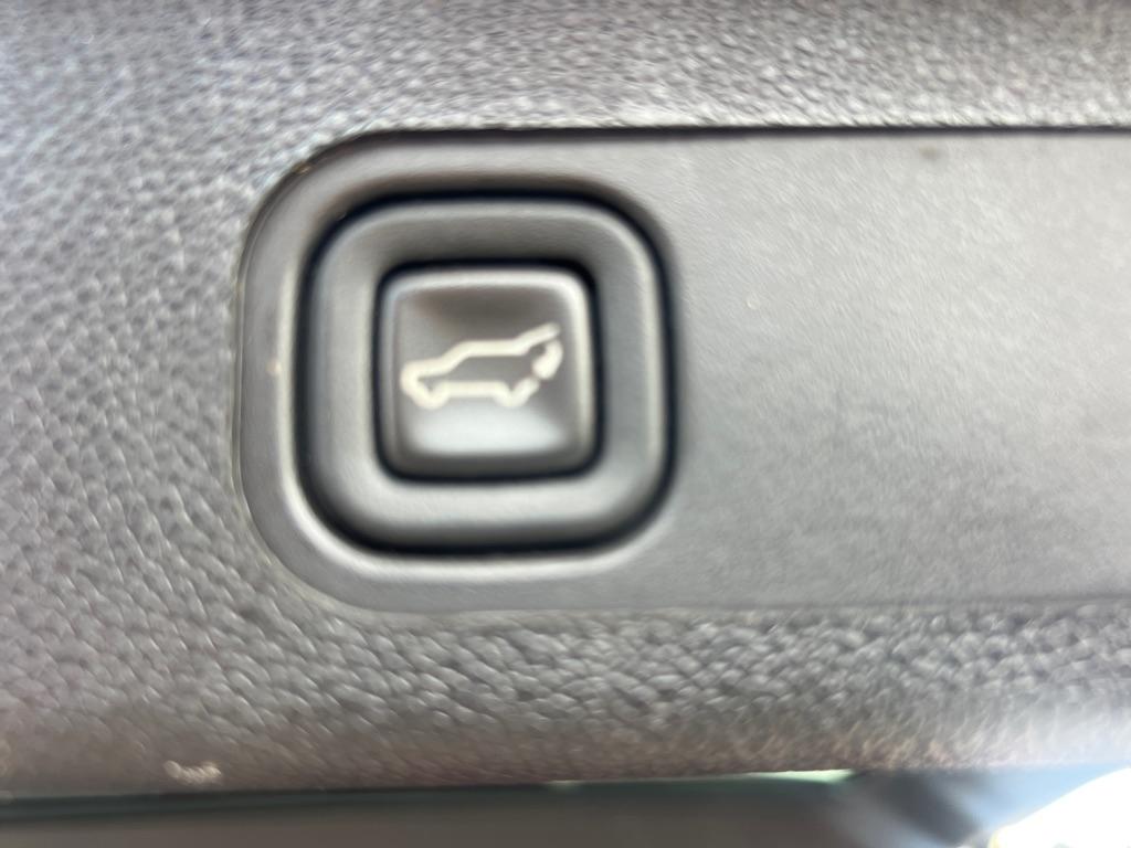 Chevrolet Tahoe 4WD 4dr 1500 LT 2012
