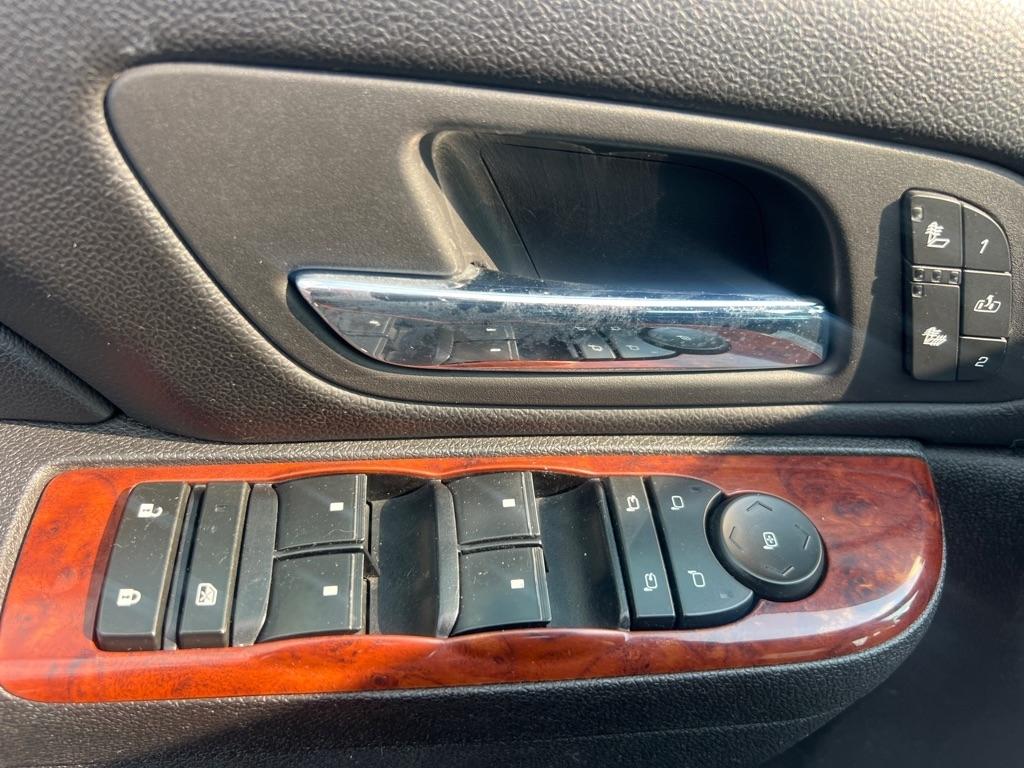 Chevrolet Tahoe 4WD 4dr 1500 LT 2012
