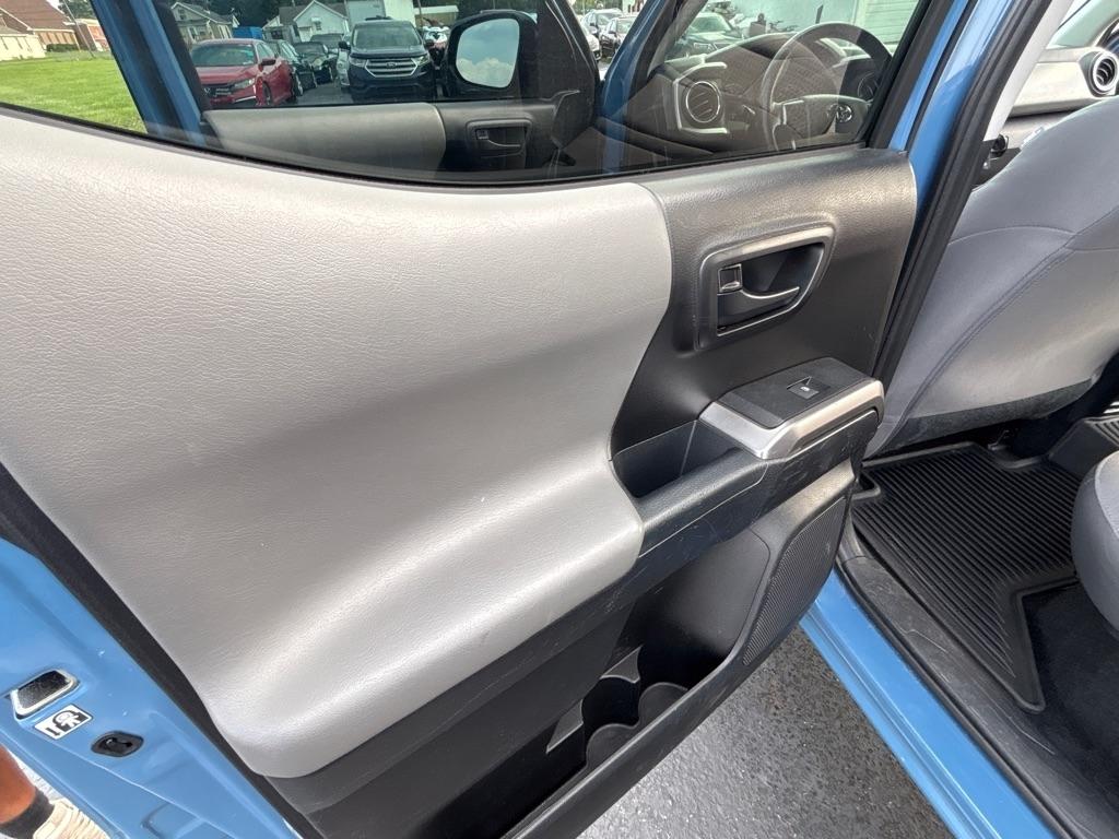 Toyota Tacoma 4WD TRD Off Road Double Cab 6' Bed V6 AT (Natl) 2019