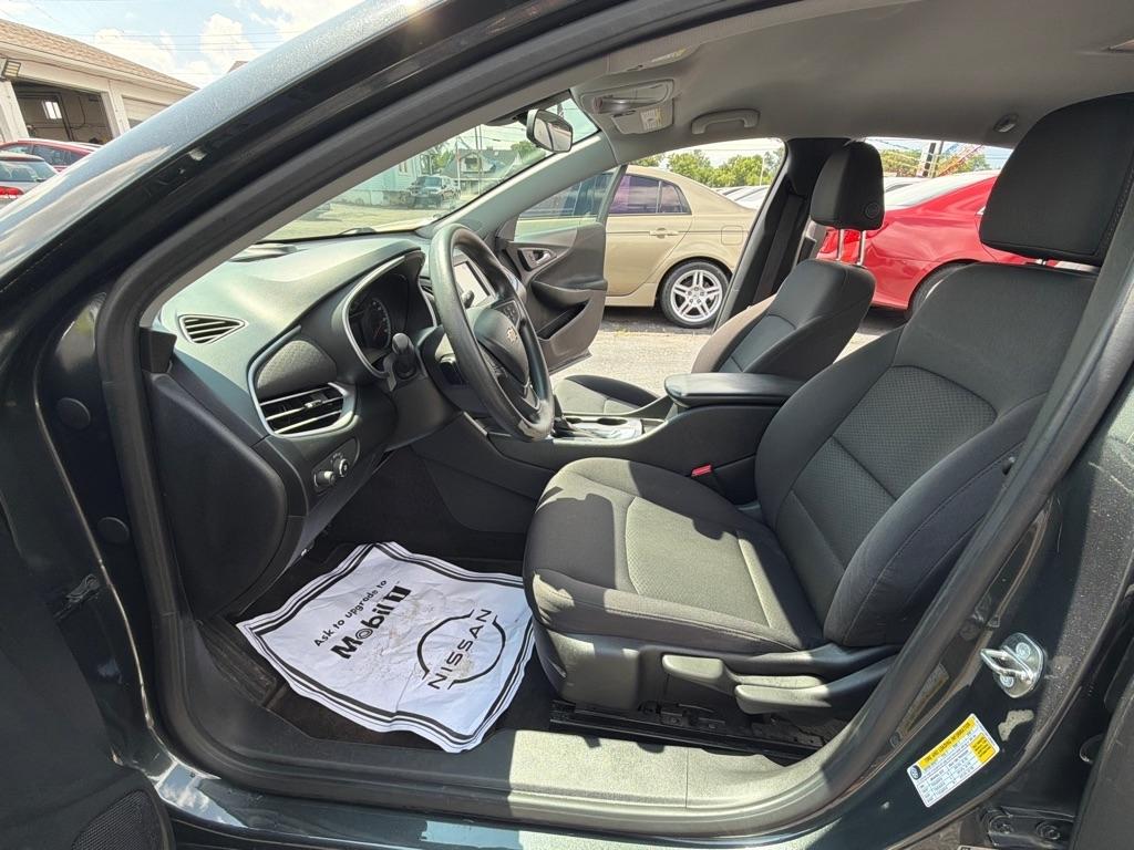 Chevrolet Malibu 4dr Sdn LS w/1LS 2017