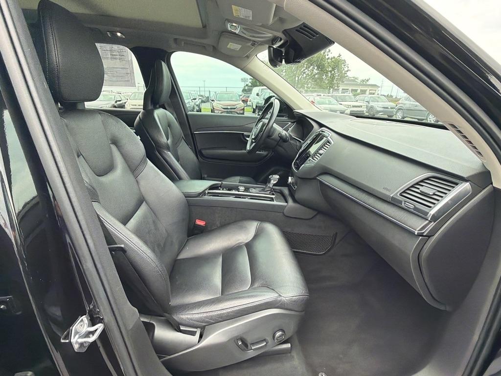 Volvo XC90 T6 AWD Momentum 7 Passenger 2020