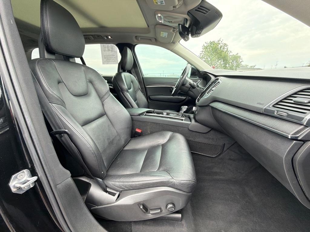 Volvo XC90 T6 AWD Momentum 7 Passenger 2020
