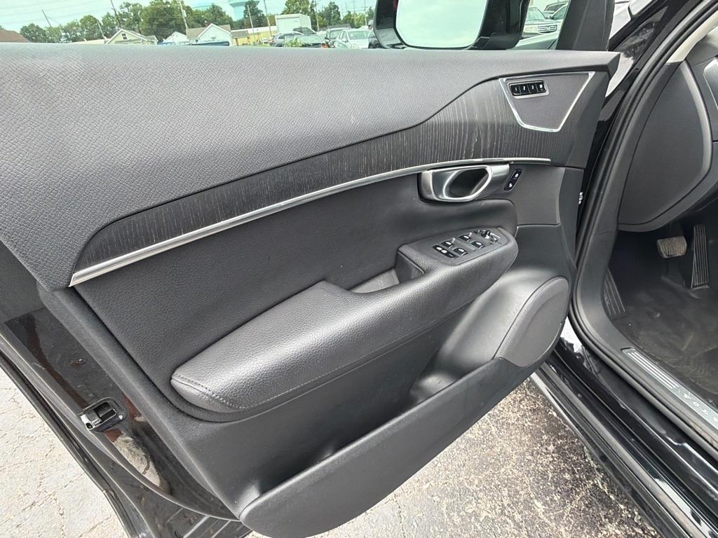 Volvo XC90 T6 AWD Momentum 7 Passenger 2020