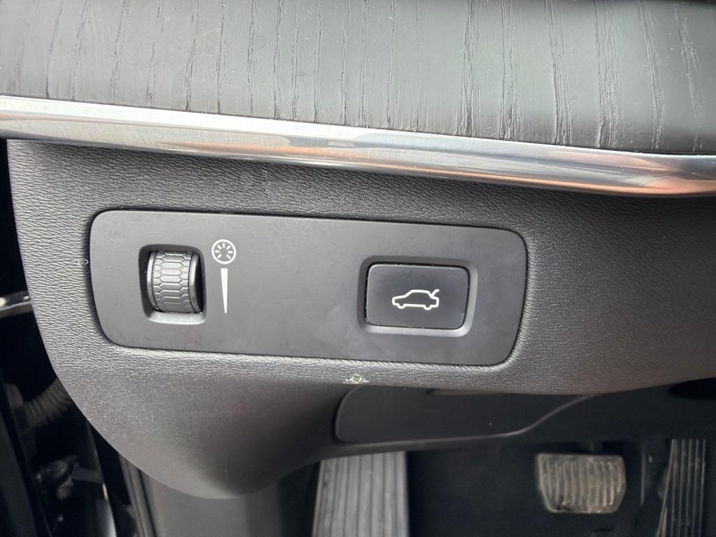 Volvo XC90 T6 AWD Momentum 7 Passenger 2020