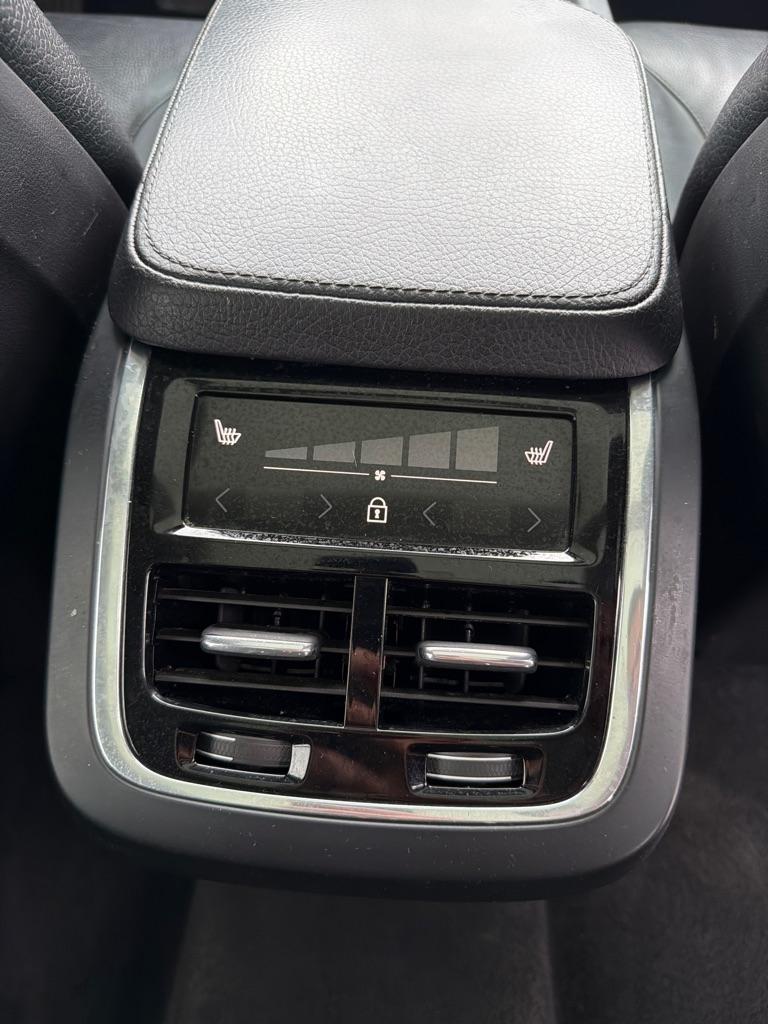 Volvo XC90 T6 AWD Momentum 7 Passenger 2020