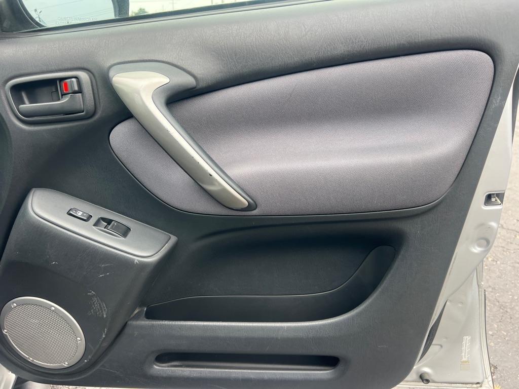 Toyota RAV4 4dr Manual 4WD (Natl) 2004
