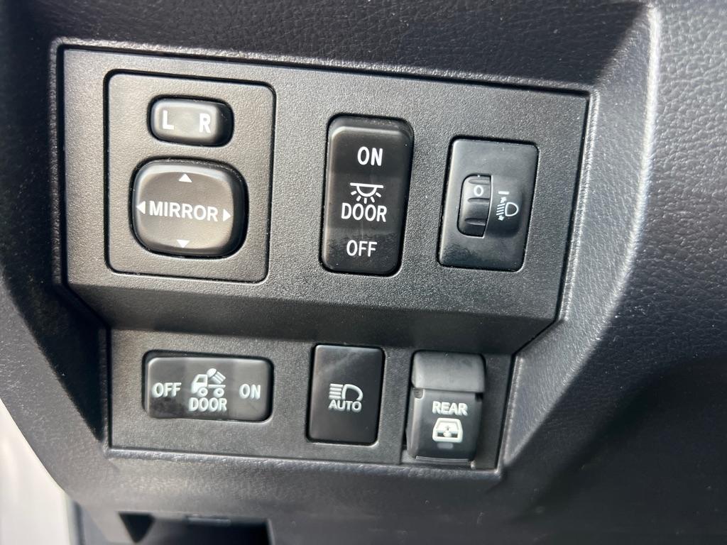 Toyota Tundra 4WD TRD Pro CrewMax 5.5' Bed 5.7L (Natl) 2020
