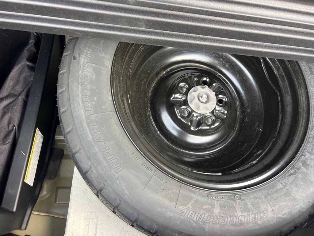 Toyota RAV4 AWD 4dr LE (Natl) 2015