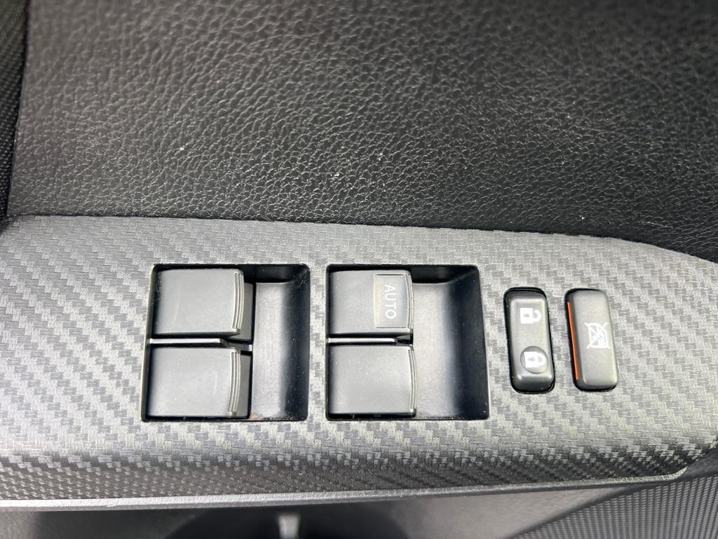 Toyota RAV4 AWD 4dr LE (Natl) 2015