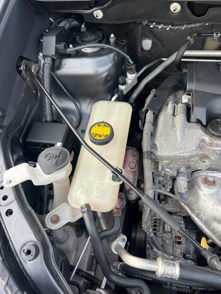 Toyota RAV4 AWD 4dr LE (Natl) 2015