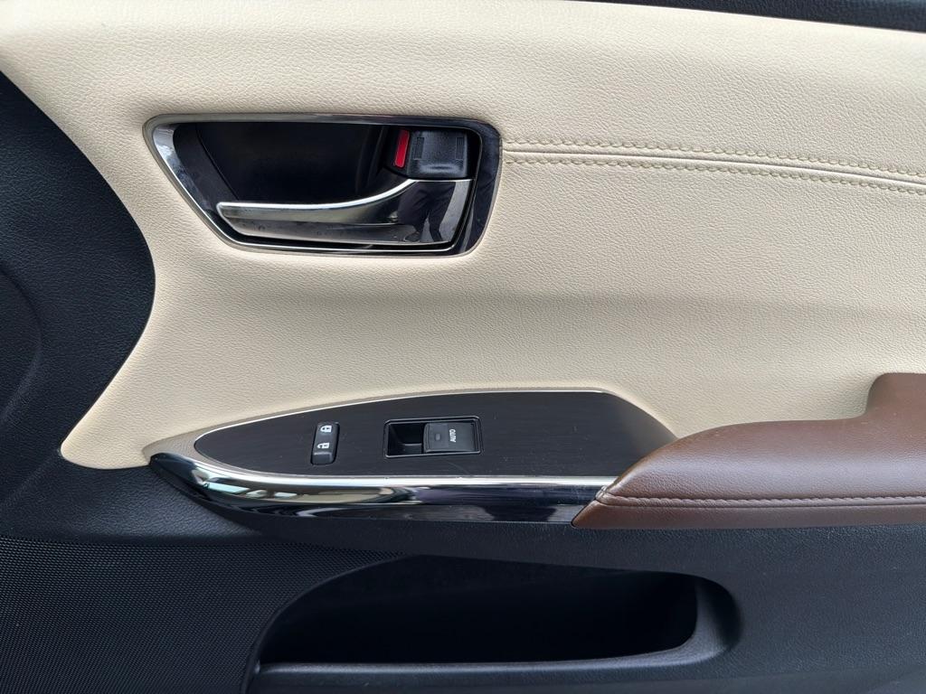 Toyota Avalon XLE Premium (Natl) 2017