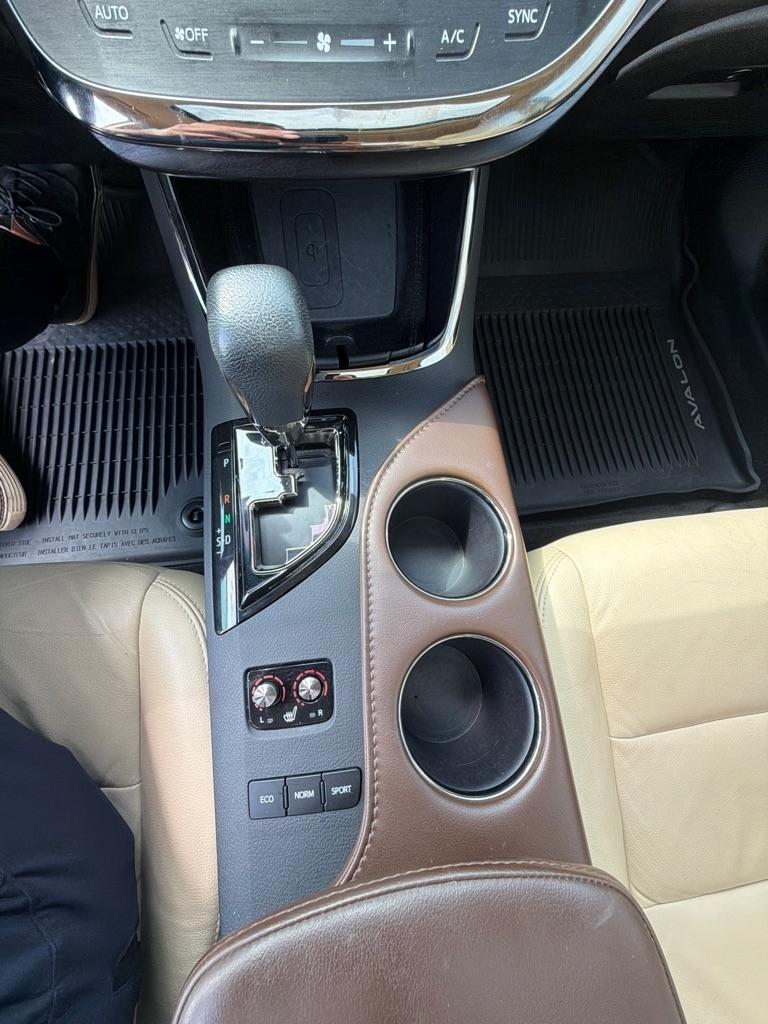 Toyota Avalon XLE Premium (Natl) 2017