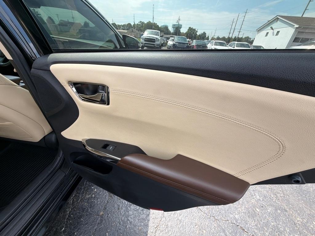 Toyota Avalon XLE Premium (Natl) 2017