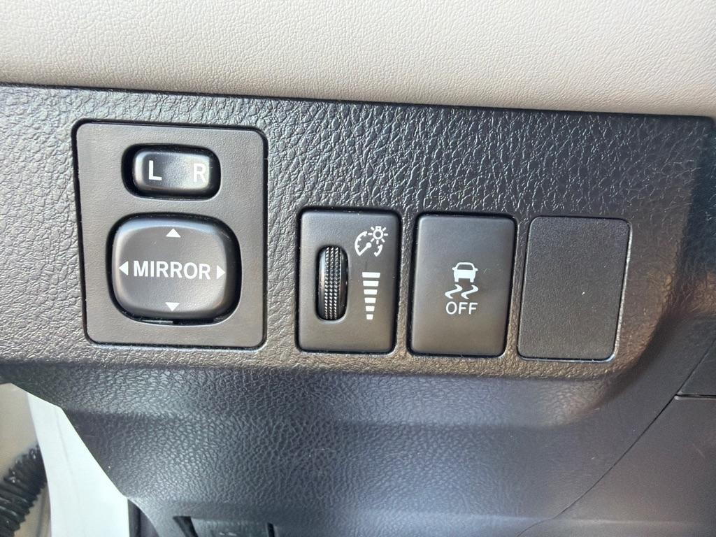 Toyota RAV4 AWD 4dr Limited (Natl) 2014