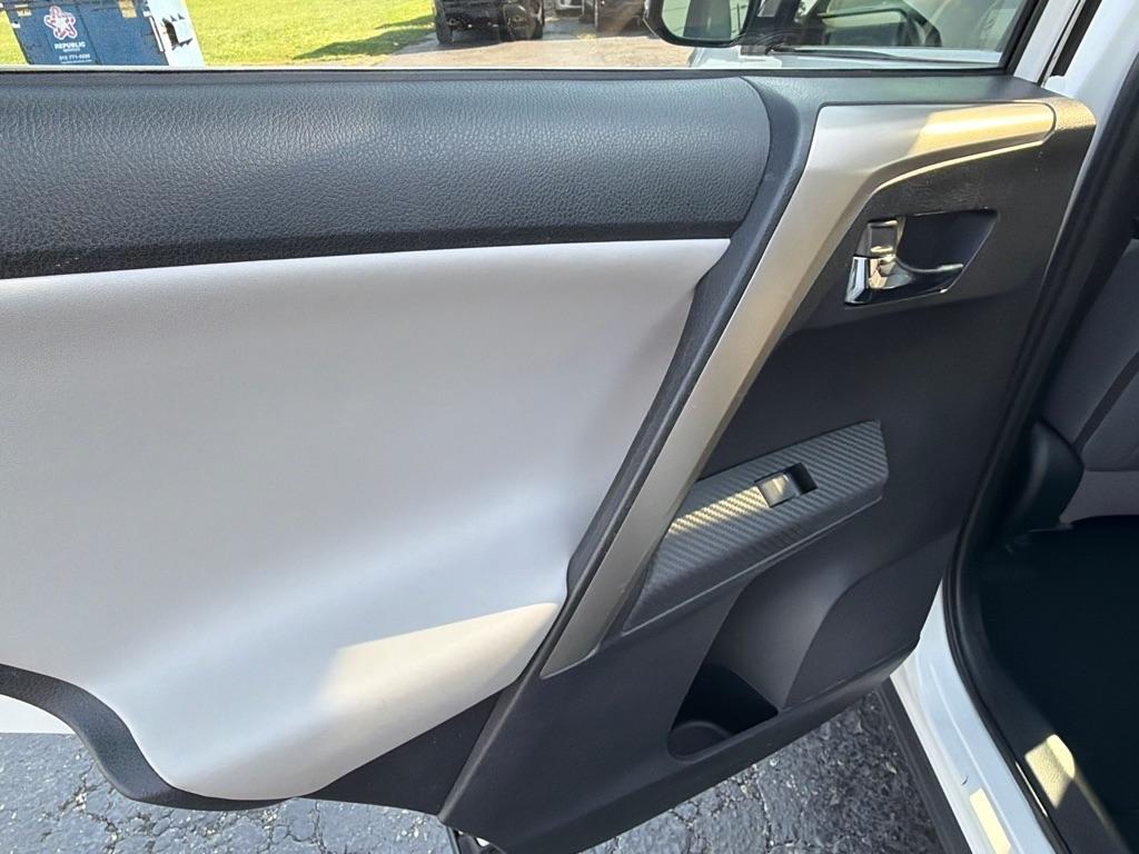 Toyota RAV4 AWD 4dr Limited (Natl) 2014