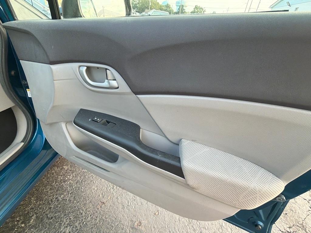 Honda Civic Sdn 4dr Auto LX 2012