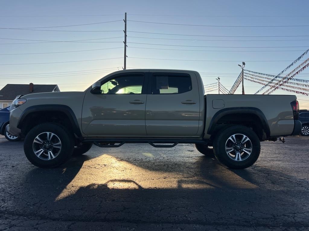 Toyota Tacoma TRD Off Road Double Cab 5' Bed V6 4x4 MT (Natl) 2017