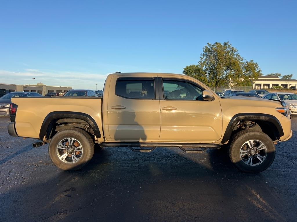 Toyota Tacoma TRD Off Road Double Cab 5' Bed V6 4x4 MT (Natl) 2017