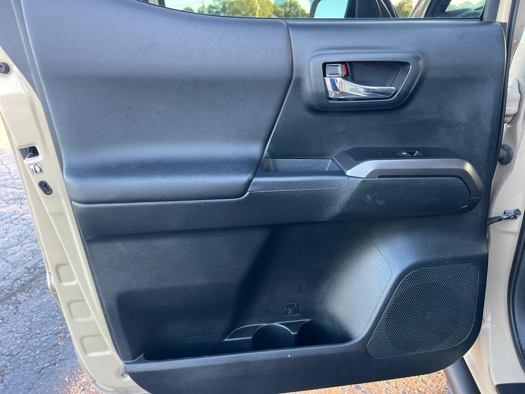 Toyota Tacoma TRD Off Road Double Cab 5' Bed V6 4x4 MT (Natl) 2017