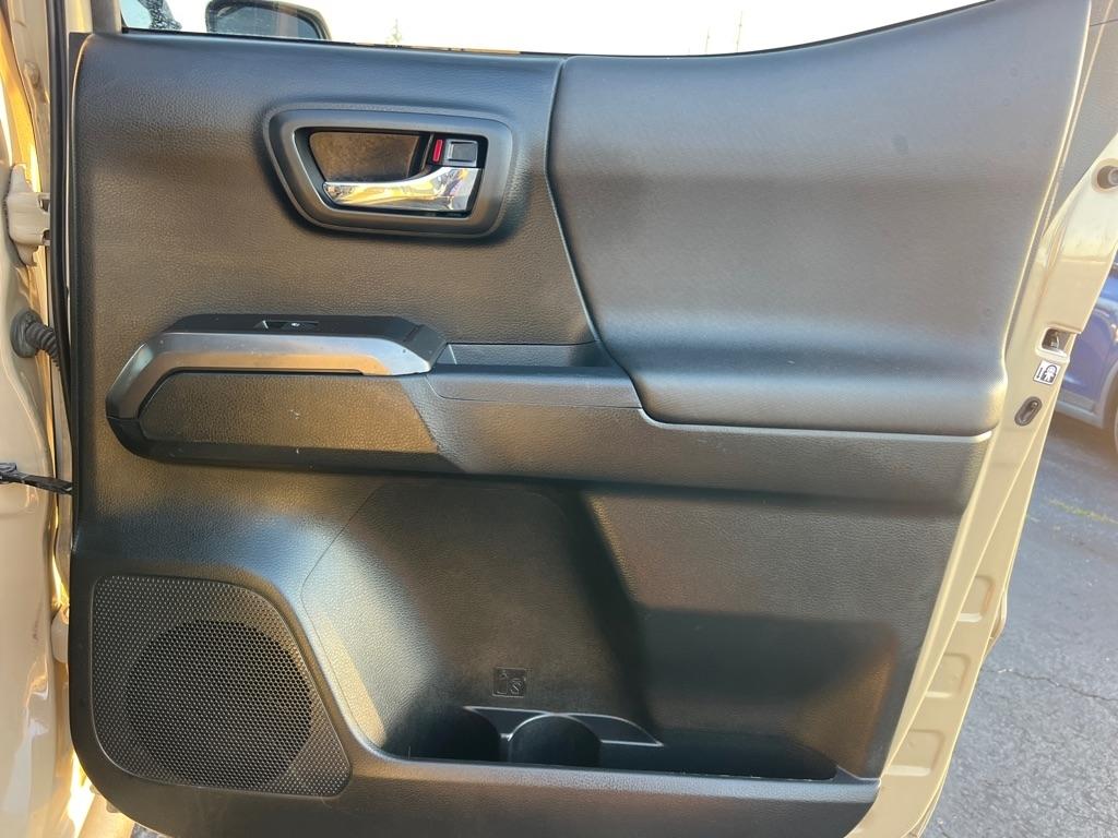Toyota Tacoma TRD Off Road Double Cab 5' Bed V6 4x4 MT (Natl) 2017