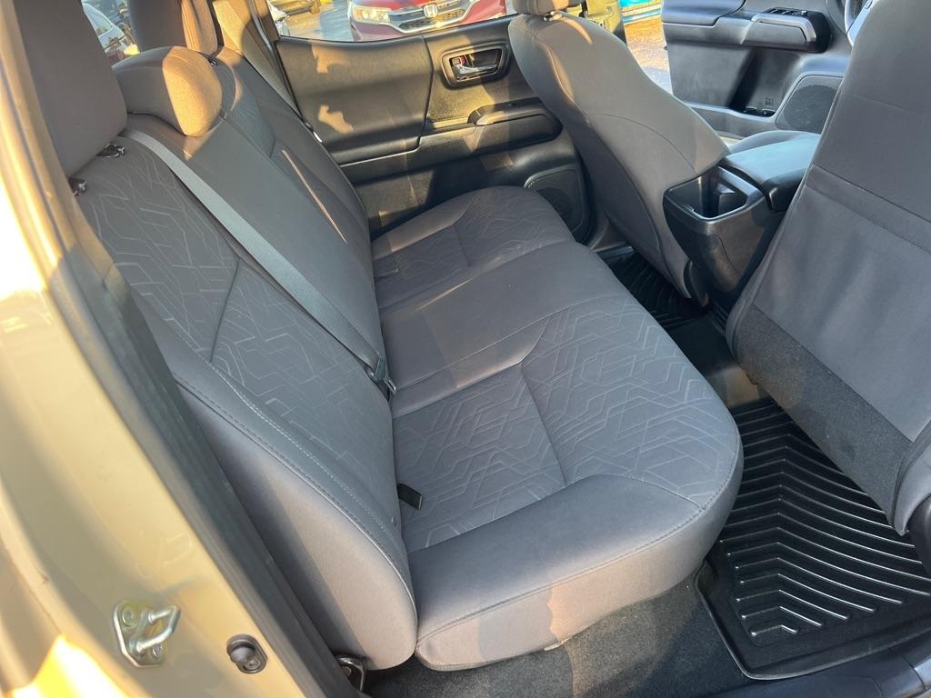 Toyota Tacoma TRD Off Road Double Cab 5' Bed V6 4x4 MT (Natl) 2017
