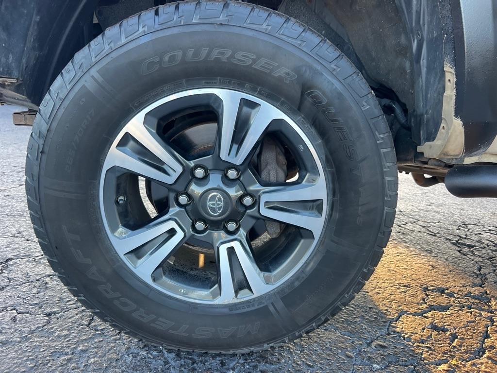 Toyota Tacoma TRD Off Road Double Cab 5' Bed V6 4x4 MT (Natl) 2017