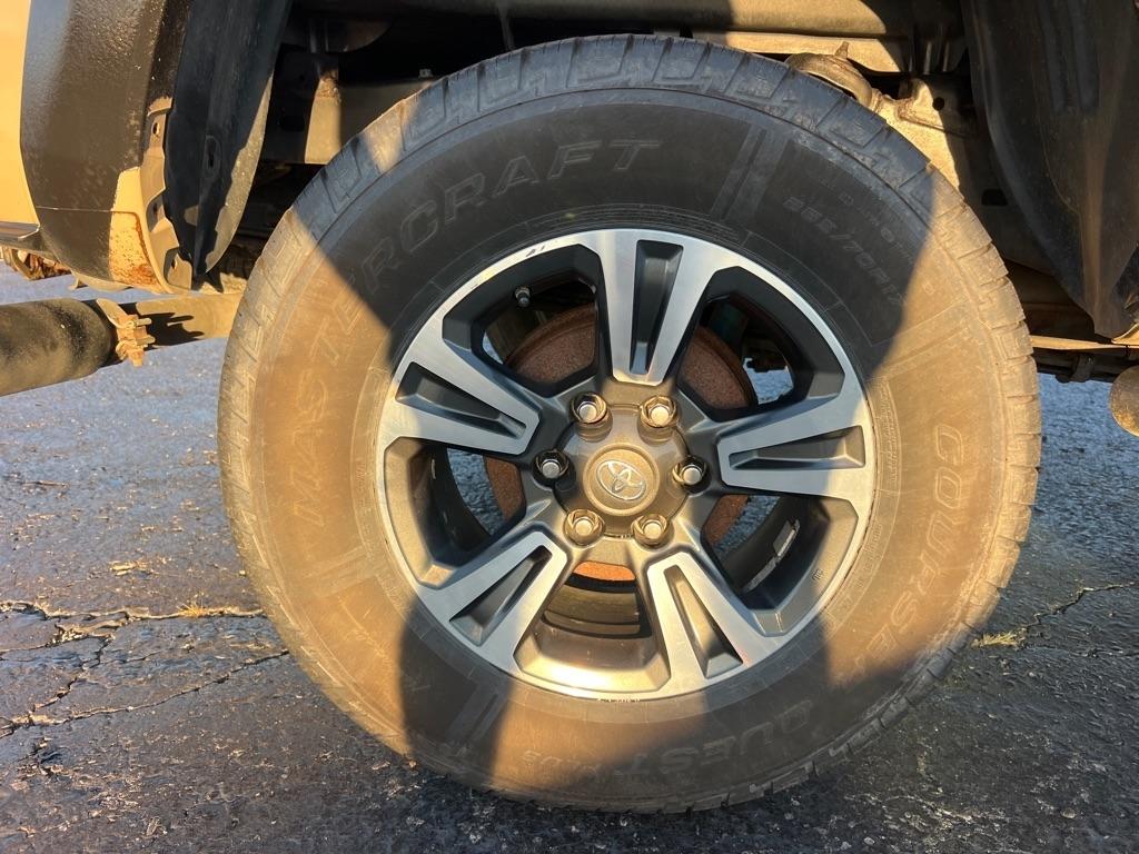 Toyota Tacoma TRD Off Road Double Cab 5' Bed V6 4x4 MT (Natl) 2017