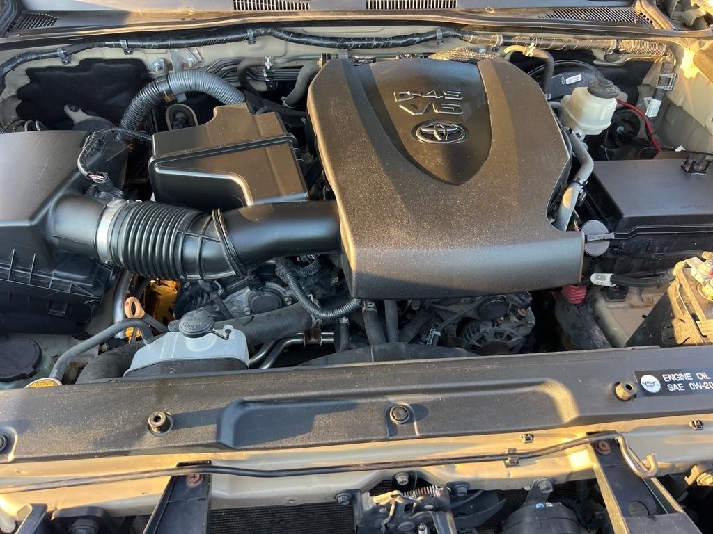 Toyota Tacoma TRD Off Road Double Cab 5' Bed V6 4x4 MT (Natl) 2017