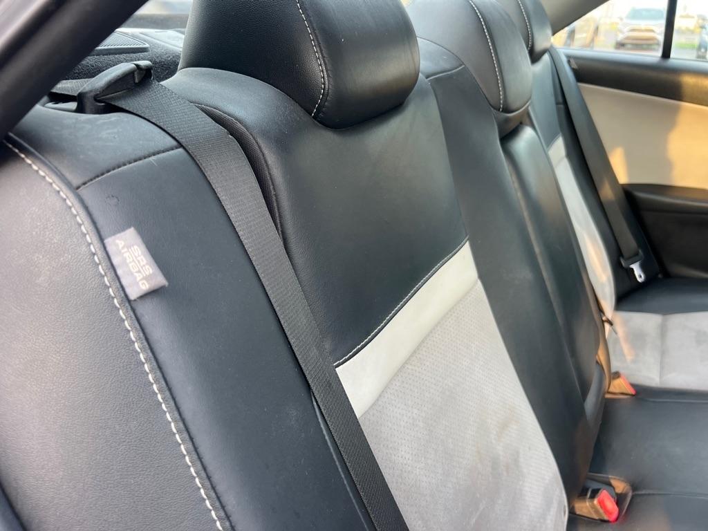 Toyota Camry 4dr Sdn V6 Auto XLE (Natl) 2012