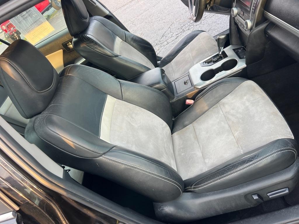 Toyota Camry 4dr Sdn V6 Auto XLE (Natl) 2012