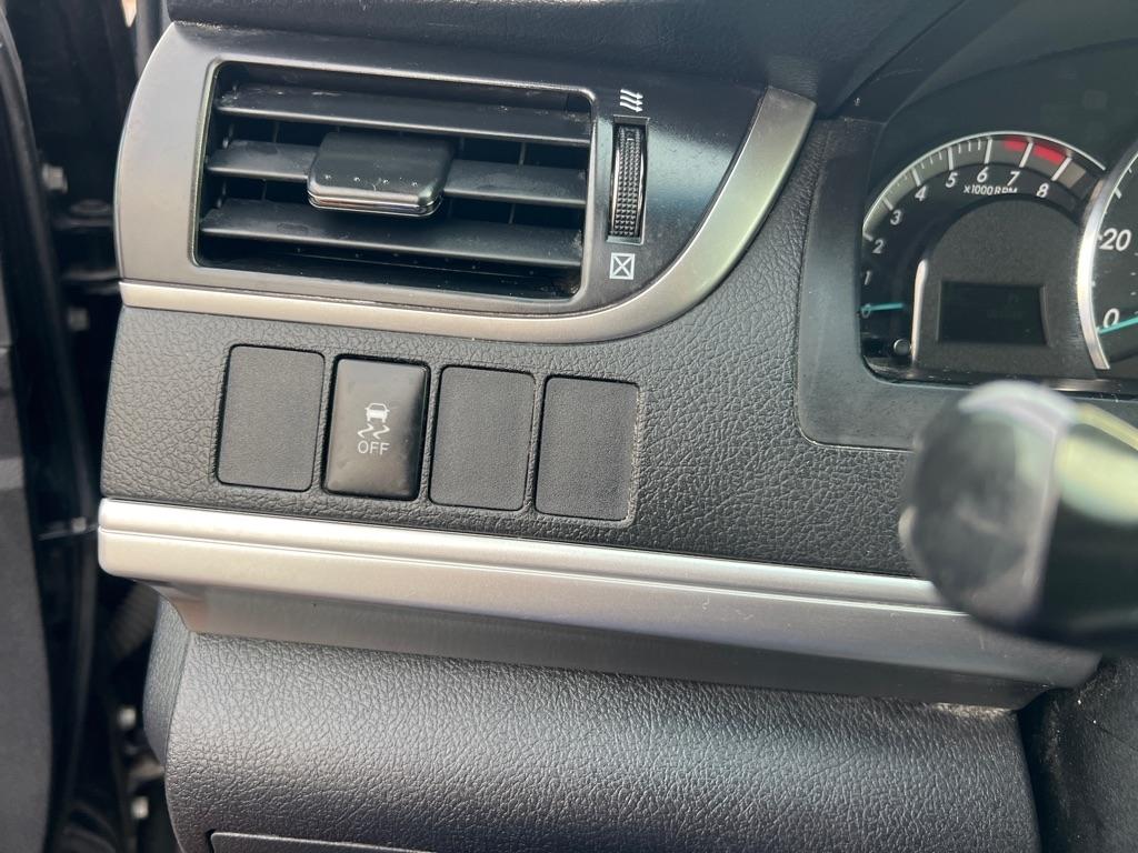Toyota Camry 4dr Sdn V6 Auto XLE (Natl) 2012