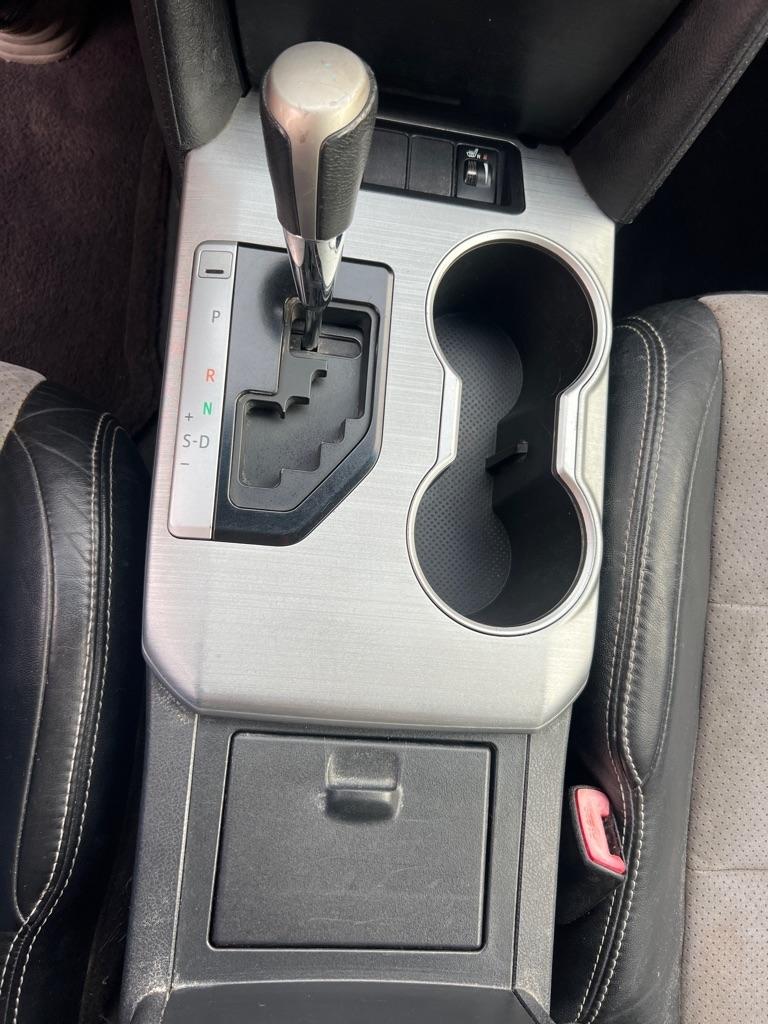 Toyota Camry 4dr Sdn V6 Auto XLE (Natl) 2012