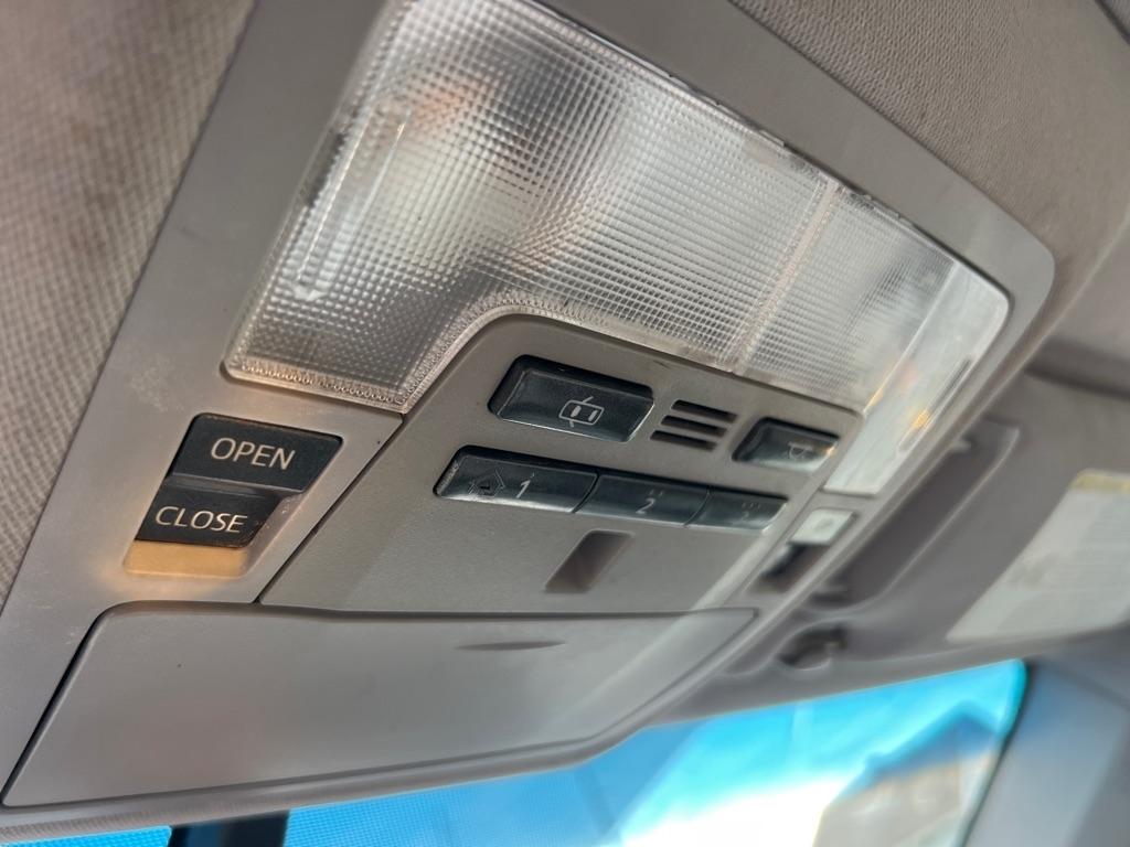 Toyota Camry 4dr Sdn V6 Auto XLE (Natl) 2012