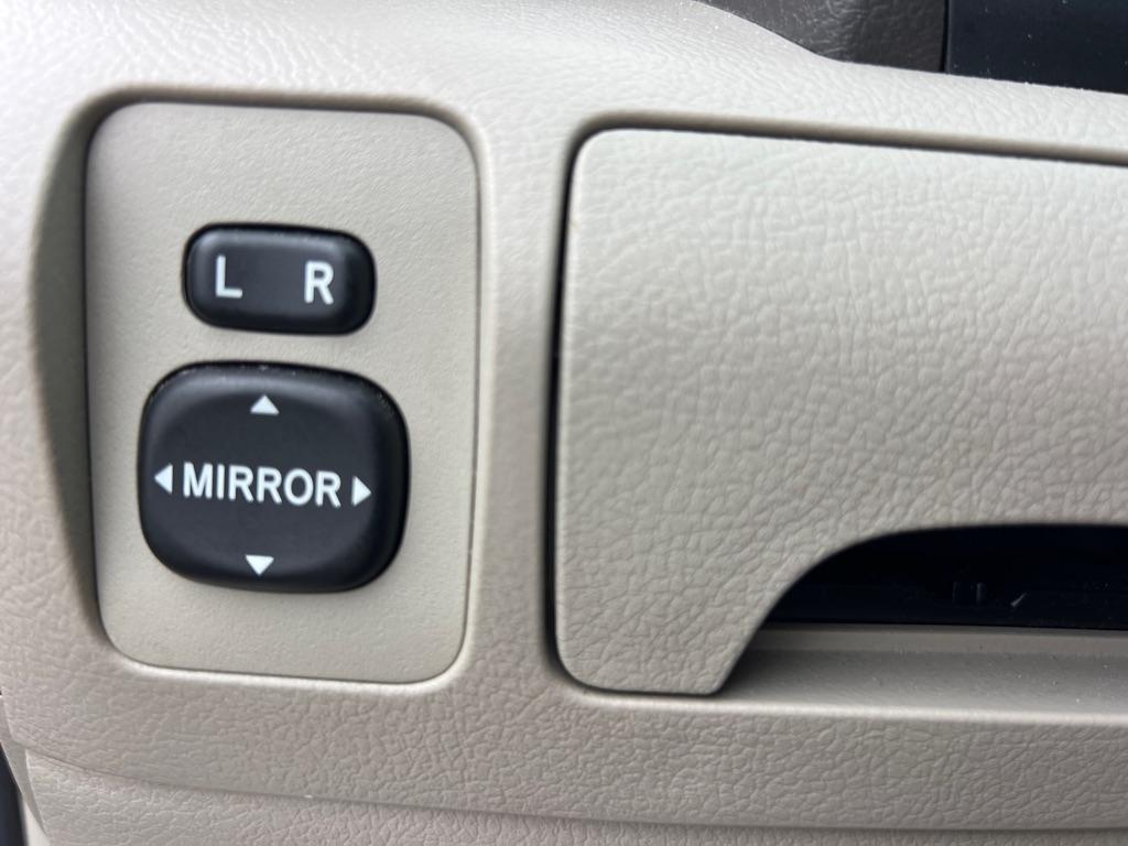 Toyota Camry 4dr Sdn I4 Auto XLE (Natl) 2007