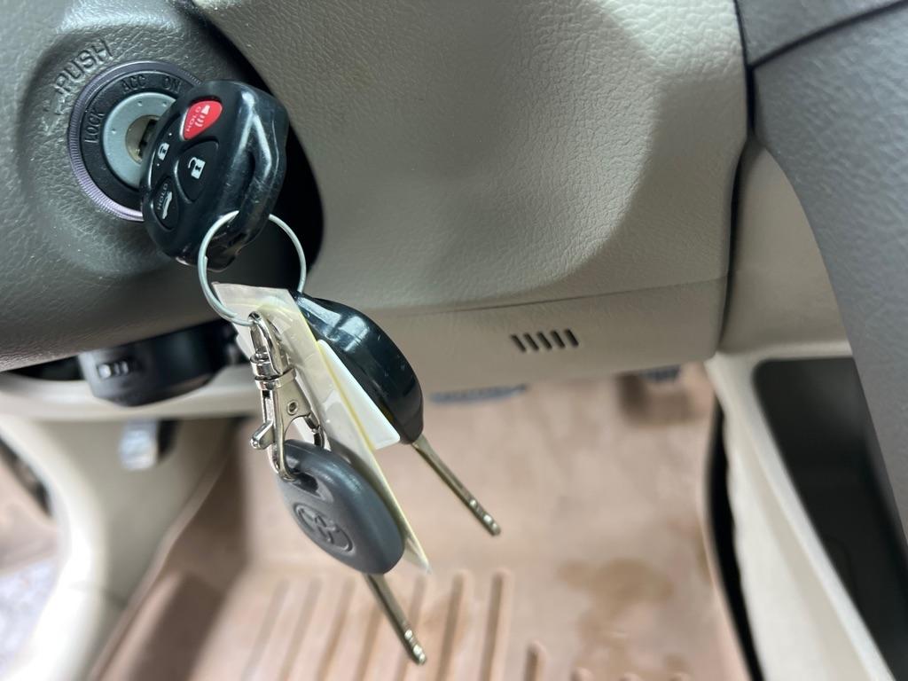 Toyota Camry 4dr Sdn I4 Auto XLE (Natl) 2007