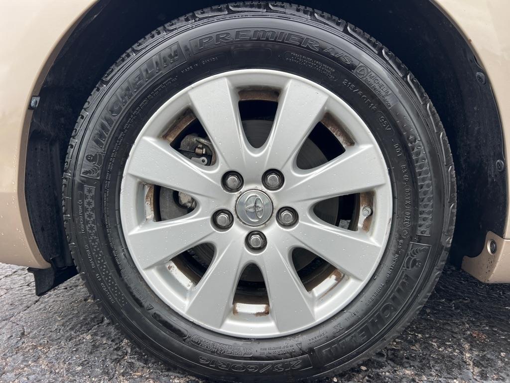Toyota Camry 4dr Sdn I4 Auto XLE (Natl) 2007
