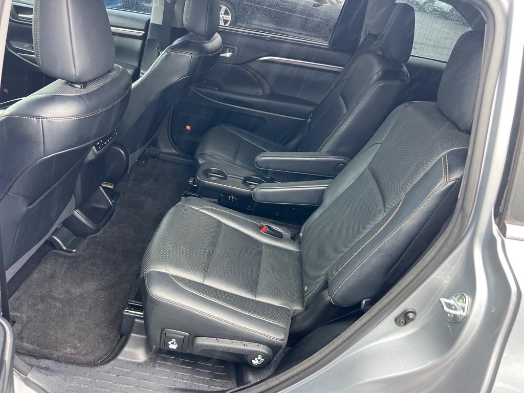 Toyota Highlander AWD 4dr V6 Limited (Natl) 2015