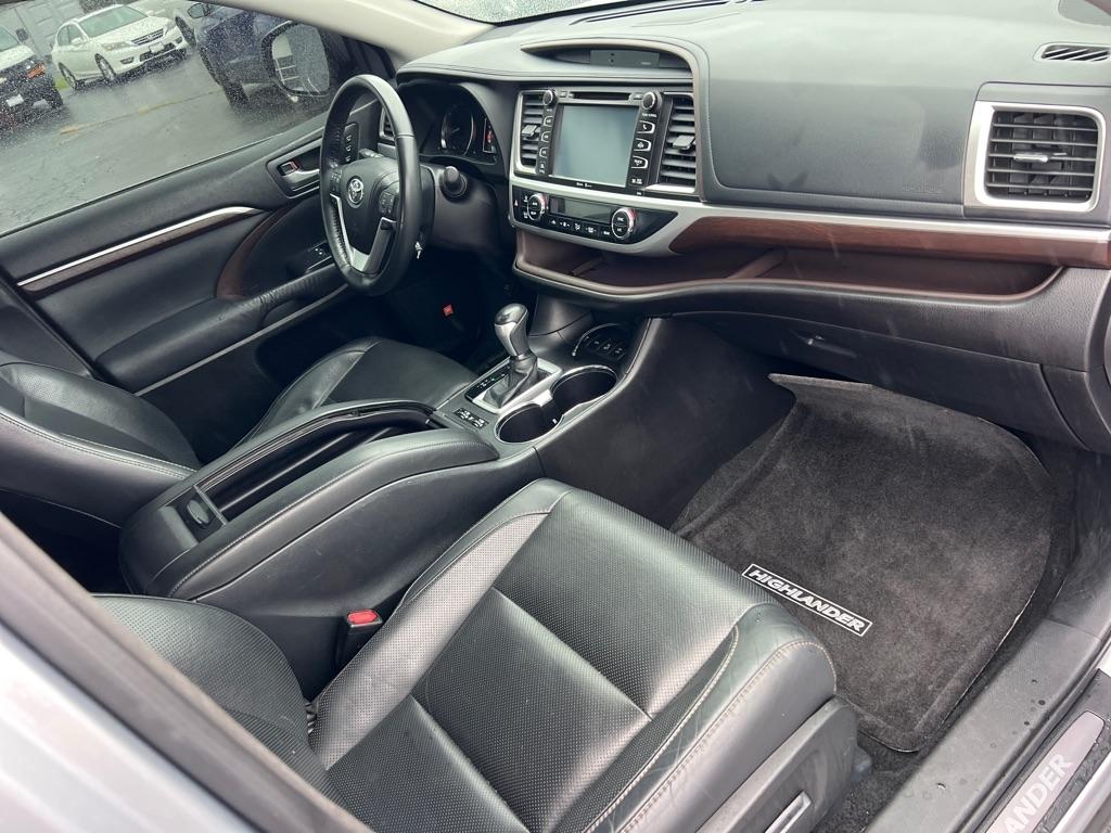 Toyota Highlander AWD 4dr V6 Limited (Natl) 2015