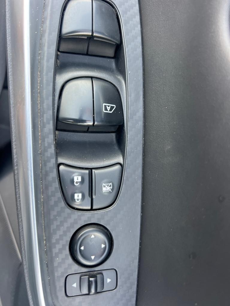Nissan Sentra SR CVT 2020