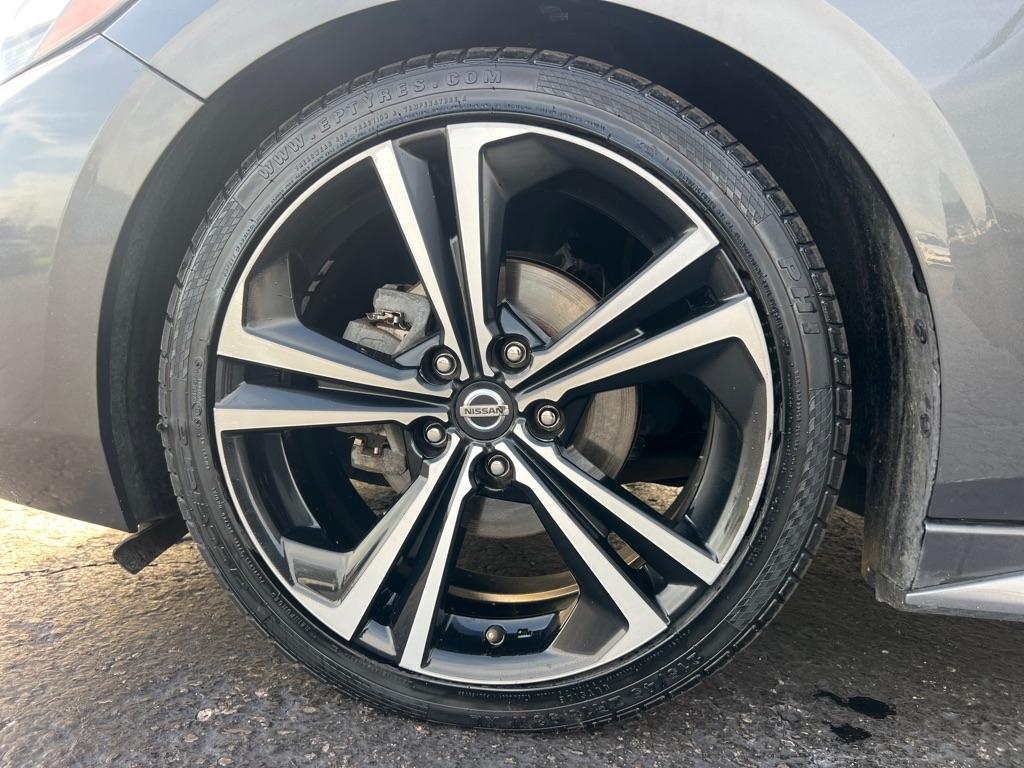 Nissan Sentra SR CVT 2020